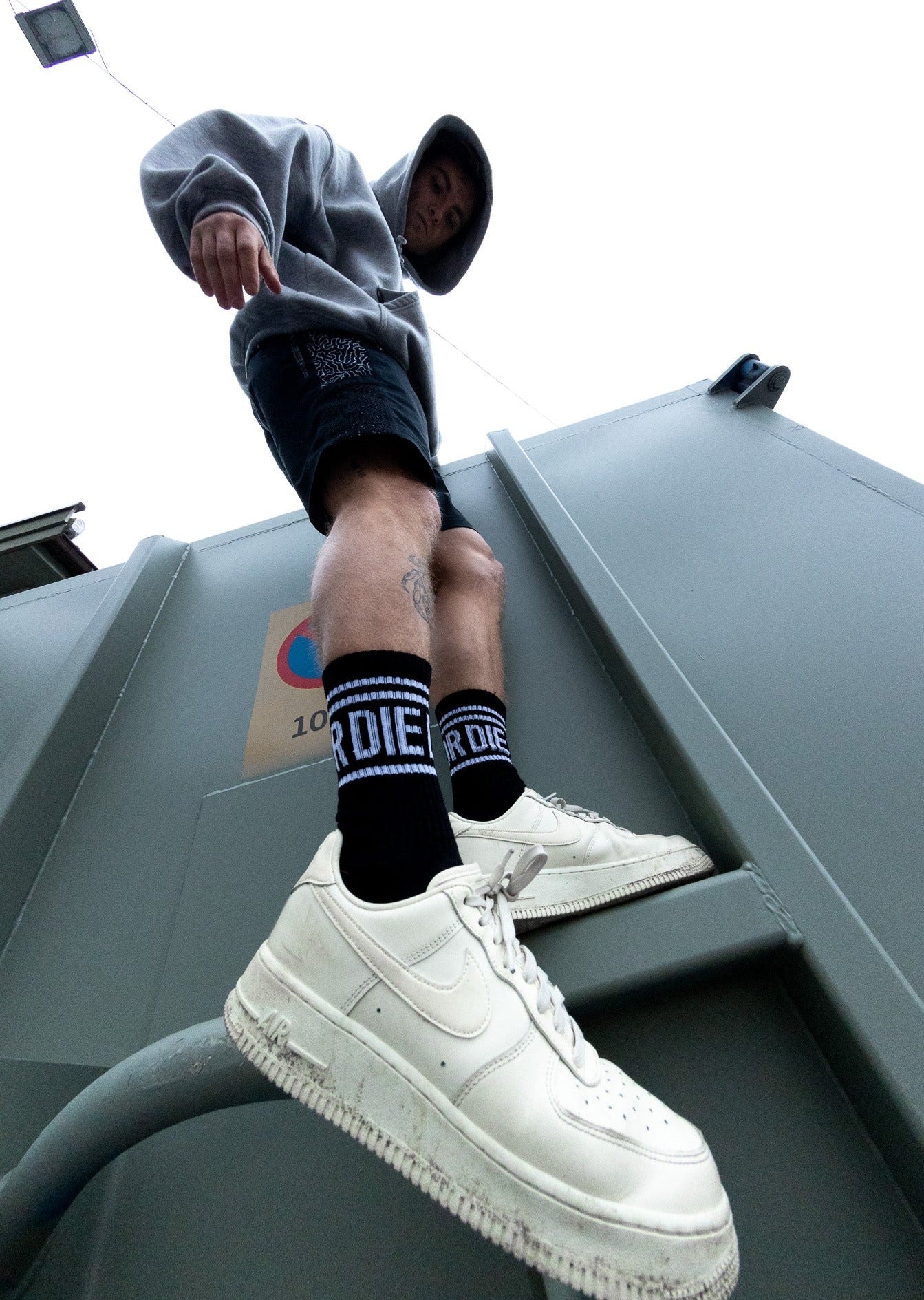 white air force 1 black socks